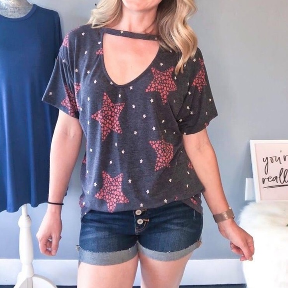 Star Print Scoop Neck Tee - Picture 1 of 1